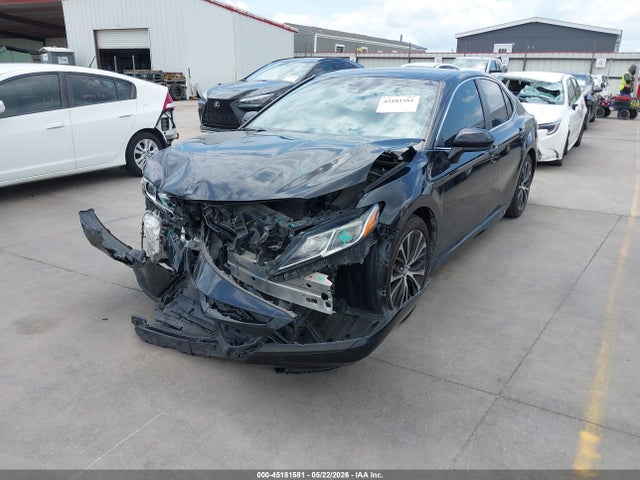 2019 Toyota CAMRY SE — фото 2