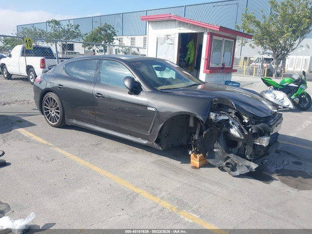2012 PORSCHE PANAMERA 4