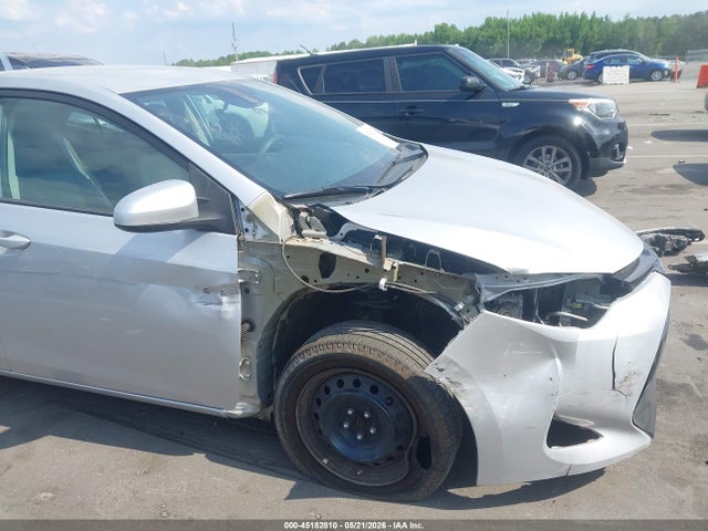 2018 Toyota COROLLA LE photo 6