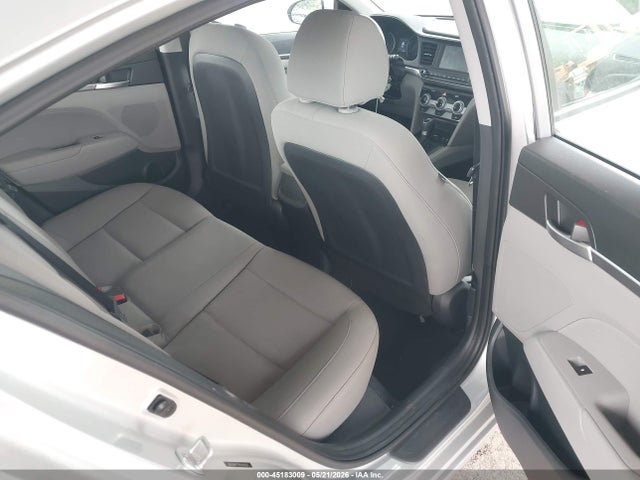 2019 Hyundai ELANTRA SEL 照片 8