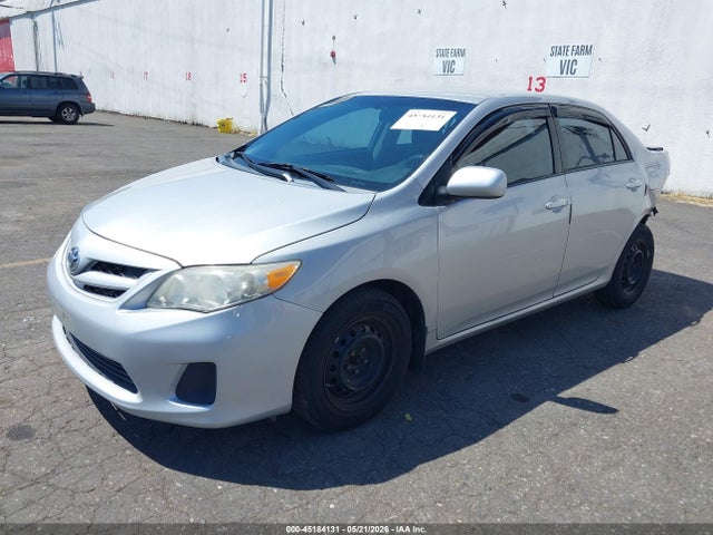 2011 Toyota COROLLA LE photo 2