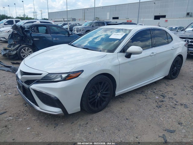 2022 Toyota CAMRY XSE photo 2