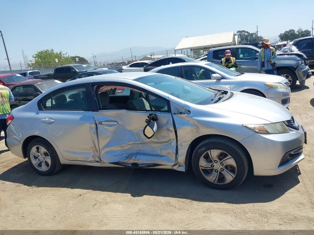 2013 Honda CIVIC LX — миниатюра 13