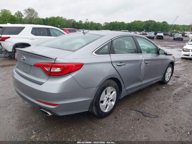 2015 Hyundai SONATA SE — фото 4