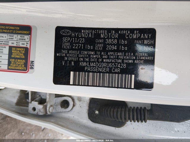صورة 9 لـ 2024 Hyundai ELANTRA SEL