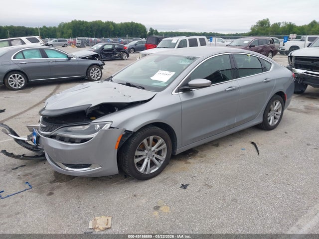 2015 Chrysler 200 LIMITED — фото 2