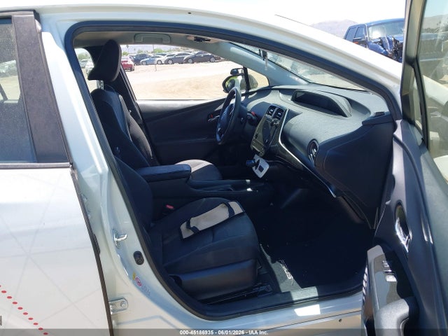 صورة 5 لـ 2016 Toyota PRIUS TWO