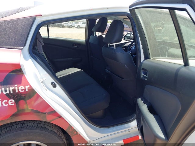 صورة 8 لـ 2016 Toyota PRIUS TWO