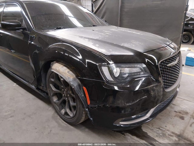 صورة 6 لـ 2017 Chrysler 300 300S ALLOY EDITION
