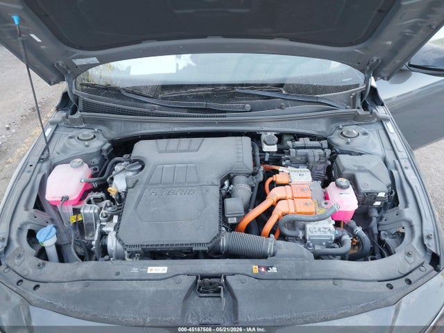 صورة 10 لـ 2025 Hyundai ELANTRA HYBRID SEL SPORT