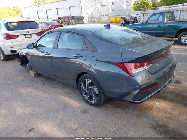صورة 3 لـ 2025 Hyundai ELANTRA HYBRID SEL SPORT