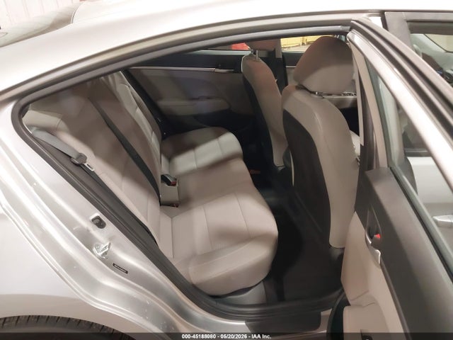 2020 Hyundai ELANTRA SE 照片 8