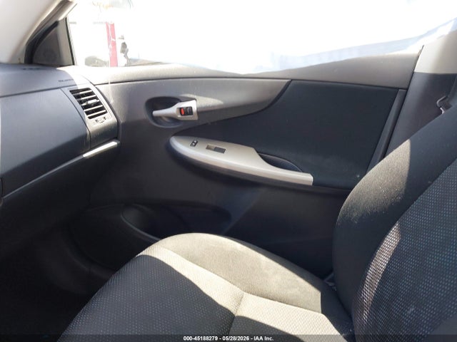 2010 Toyota COROLLA S photo 5