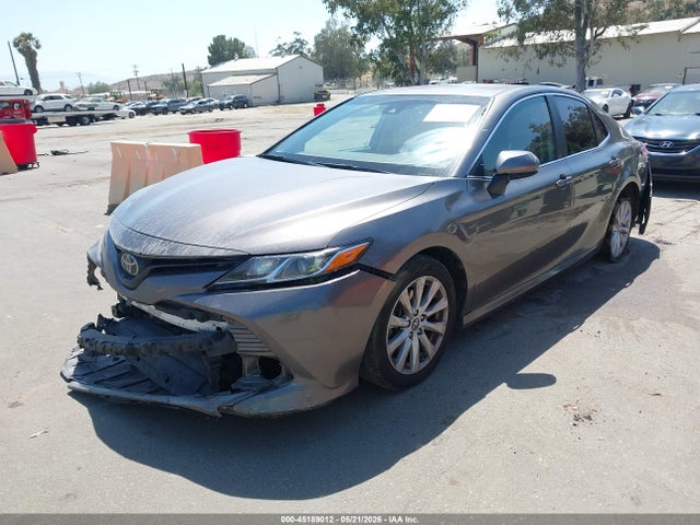 2018 Toyota CAMRY LE photo 2
