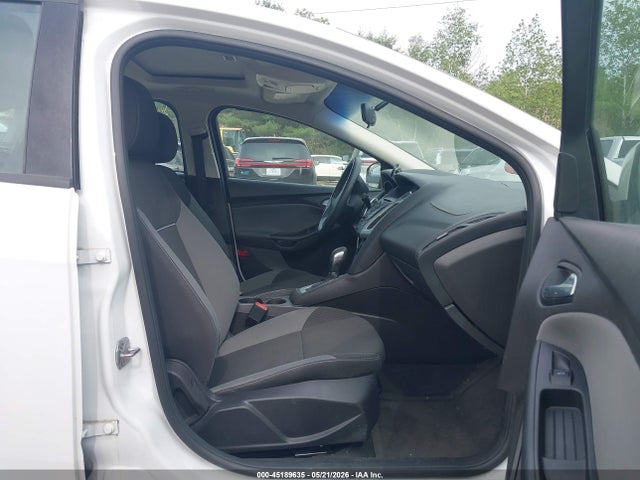 FORD FOCUS SE - 5