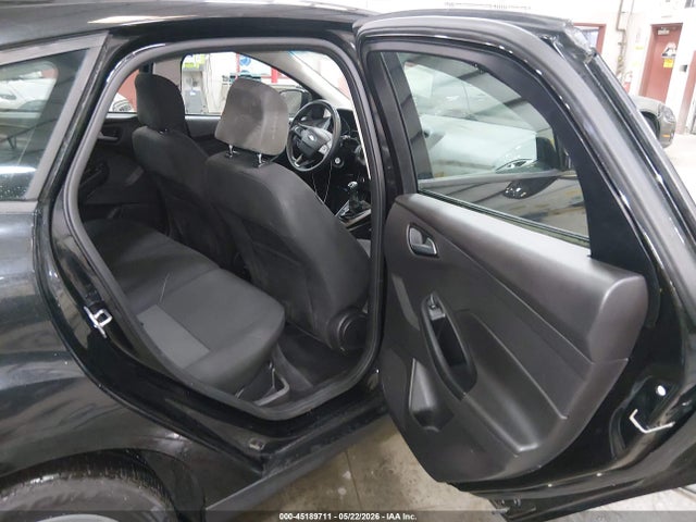صورة 8 لـ 2015 FORD FOCUS SE
