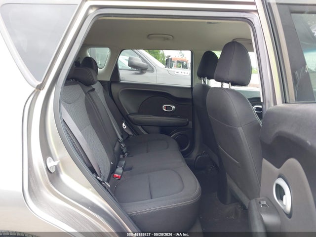 2018 KIA SOUL + 照片 8
