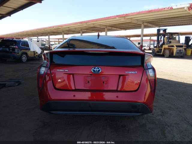 2018 Toyota PRIUS TWO thumbnail 16