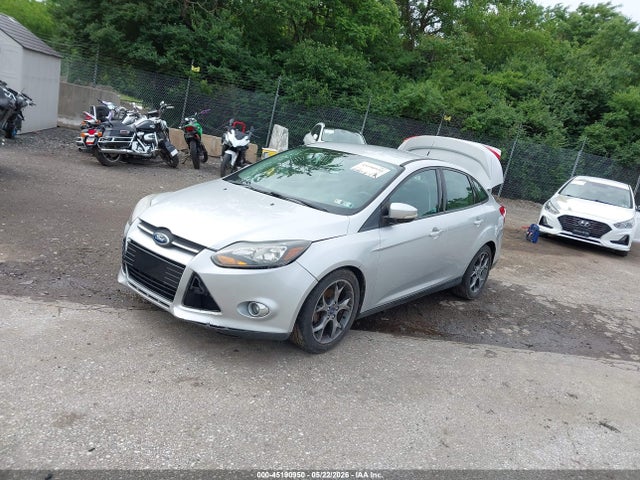FORD FOCUS SE - 2