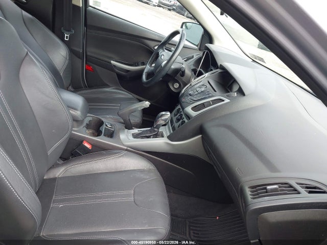 FORD FOCUS SE - 5