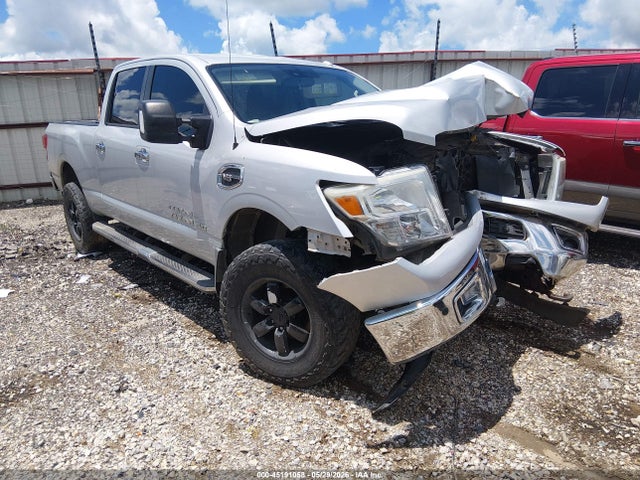 2017 NISSAN TITAN SV GAS