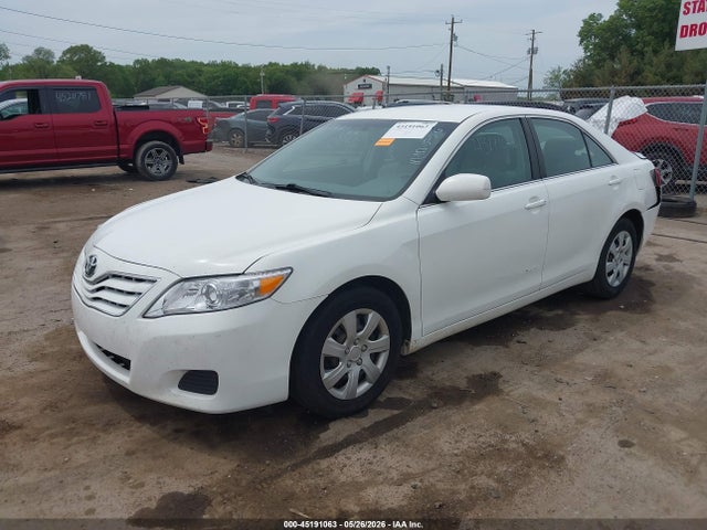 2011 Toyota CAMRY LE 照片 2