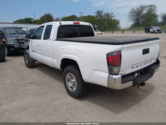 2016 Toyota TACOMA SR5 photo 3