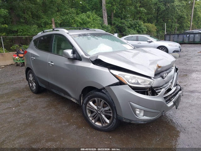 2015 HYUNDAI TUCSON SE