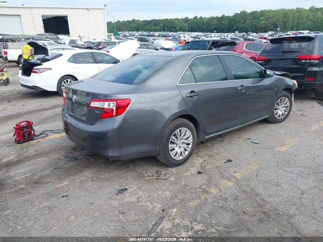 صورة مصغرة 4 لـ 2013 Toyota CAMRY LE