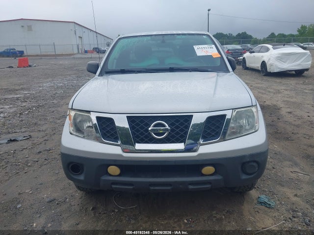 2015 Nissan FRONTIER S — миниатюра 12