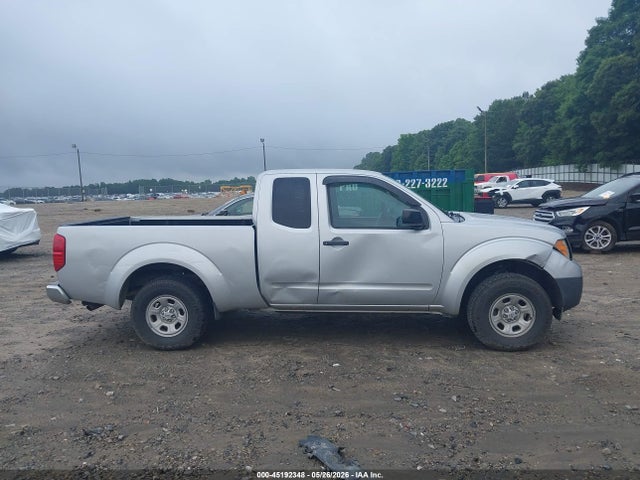 2015 Nissan FRONTIER S — миниатюра 13