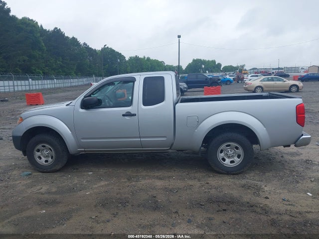 2015 Nissan FRONTIER S — миниатюра 14