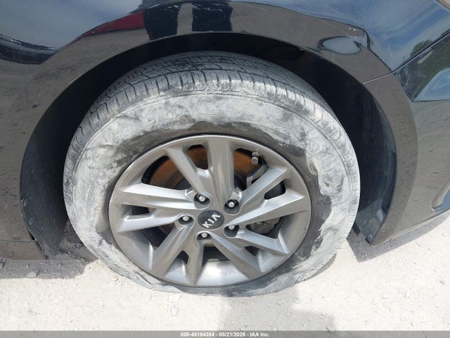 2019 KIA OPTIMA LX — миниатюра 18