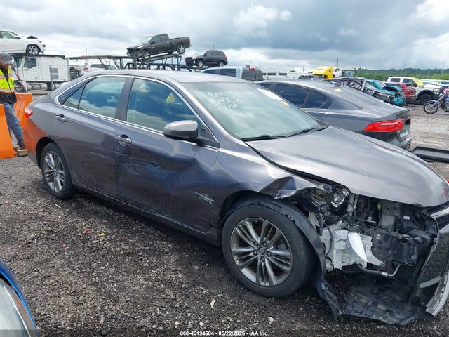 2016 TOYOTA CAMRY SE
