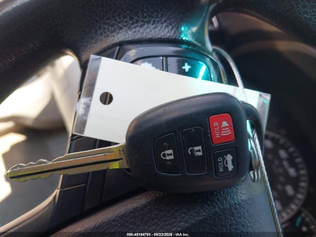 صورة مصغرة 11 لـ 2015 Toyota CAMRY LE