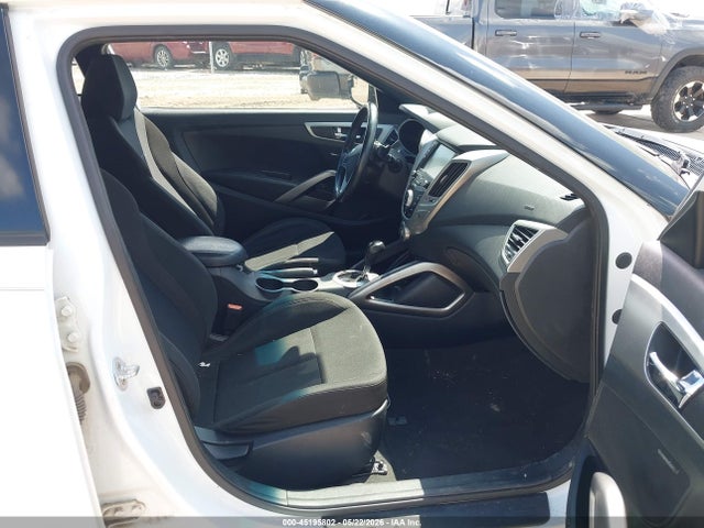 صورة 5 لـ 2017 Hyundai VELOSTER VALUE EDITION
