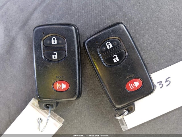 2012 Toyota PRIUS TWO thumbnail 11