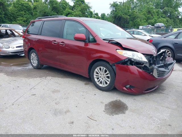 2011 TOYOTA SIENNA XLE/LIMITED