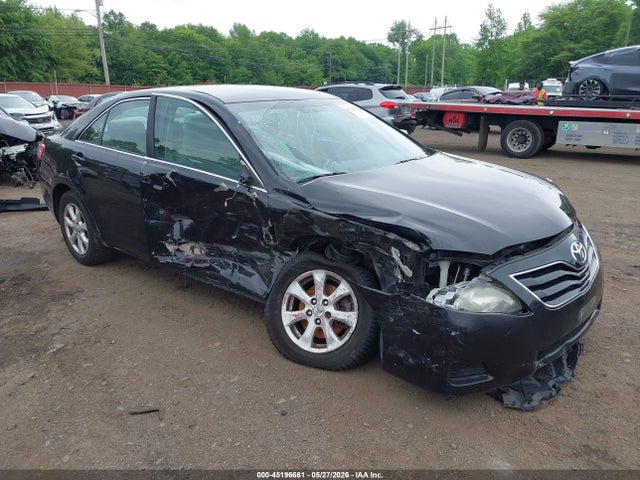 2011 Toyota CAMRY LE photo 6
