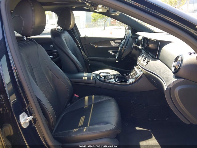 صورة 5 لـ 2017 Mercedes-BENZ E 300