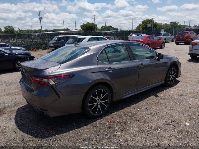 2022 Toyota CAMRY SE photo 4