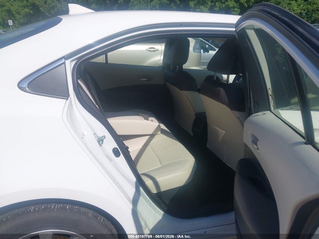 2024 Toyota COROLLA HYBRID XLE photo 8