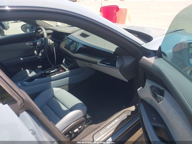 صورة 5 لـ 2024 AUDI E-TRON GT PREMIUM PLUS QUATTRO