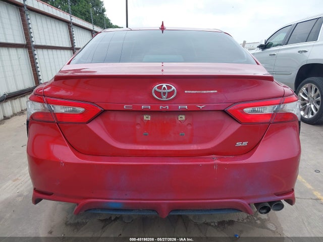 2019 TOYOTA CAMRY SE 16