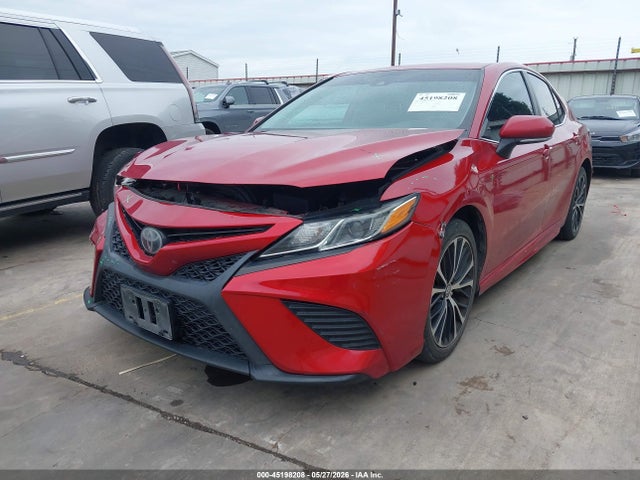 2019 TOYOTA CAMRY SE 2