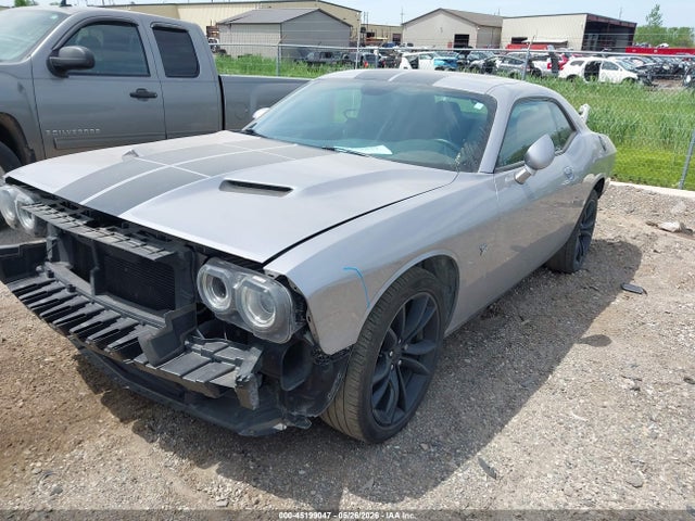 صورة 2 لـ 2016 Dodge CHALLENGER SXT