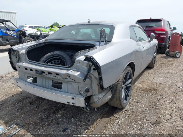 صورة 4 لـ 2016 Dodge CHALLENGER SXT