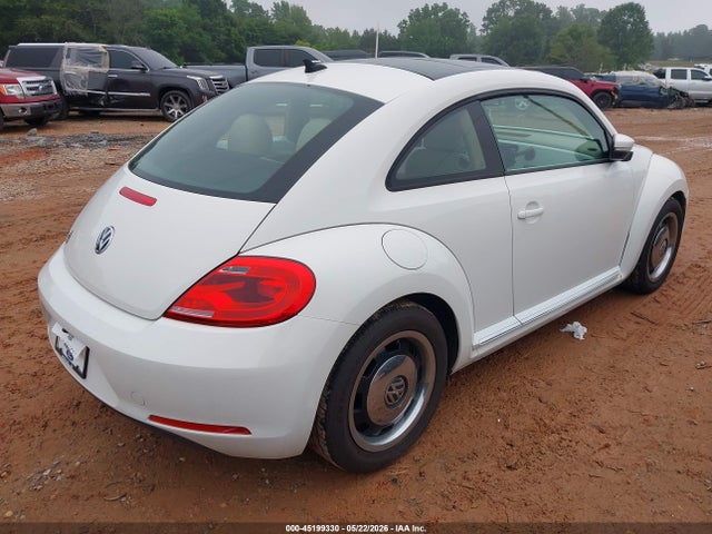 2013 Volkswagen BEETLE 2.5L photo 4