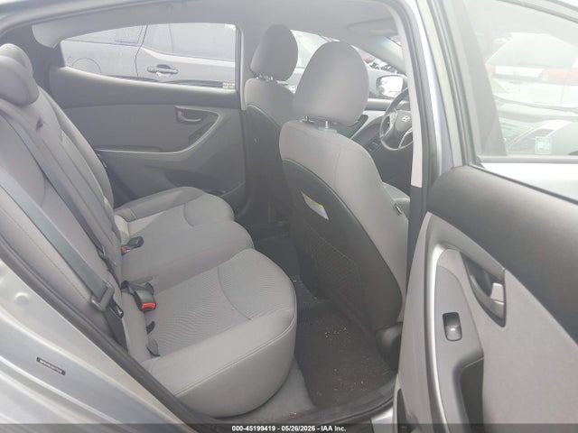 صورة 8 لـ 2016 Hyundai ELANTRA SE
