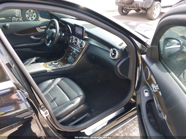 صورة 5 لـ 2018 Mercedes-BENZ C 300